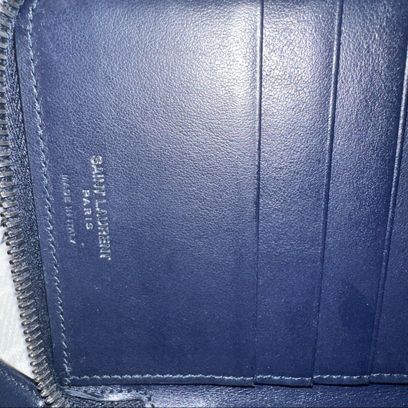 Slightly used genuine saint Laurent wallet - Picture 3 of 4